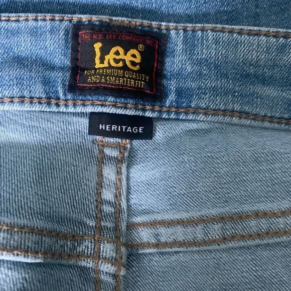 Lee Heritage Light Wash High-Rise Distressed Kick Flare Jeans Size 18M - Picture 11 of 12